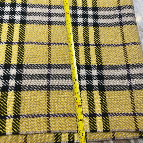 Burberry scarf for women - Picture 6 of 9